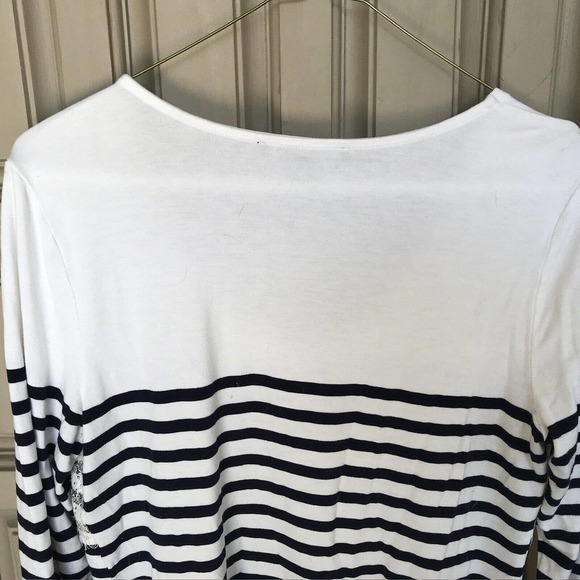 WHBM Top SzM Blk/Wht Stripe Lace Embellishment V Neck Used - Picture 6 of 7